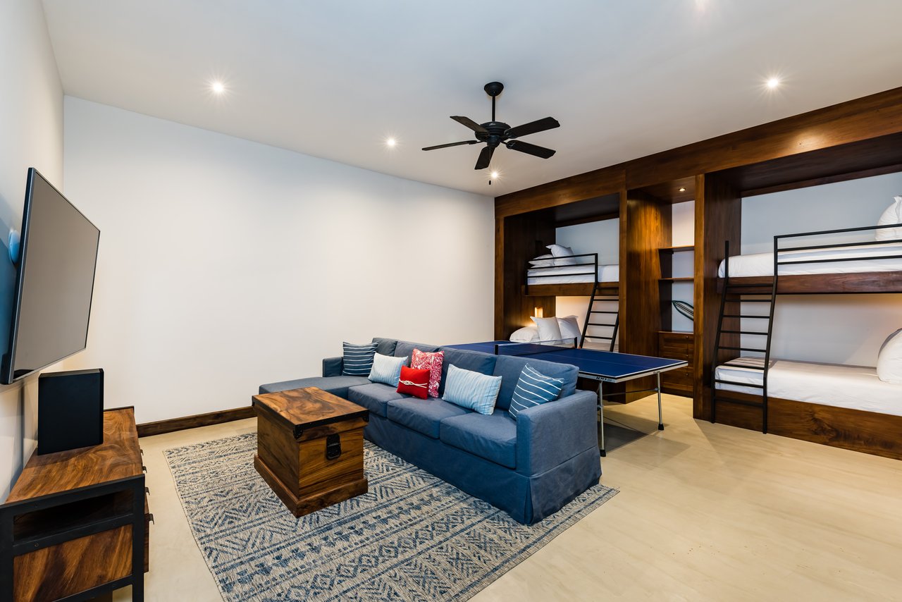 Casa Acuarela | 17 Calle Cartagena: A Vibrant 4-Bedroom Retreat Steps from Playa Danta in the Heart of Las Catalinas