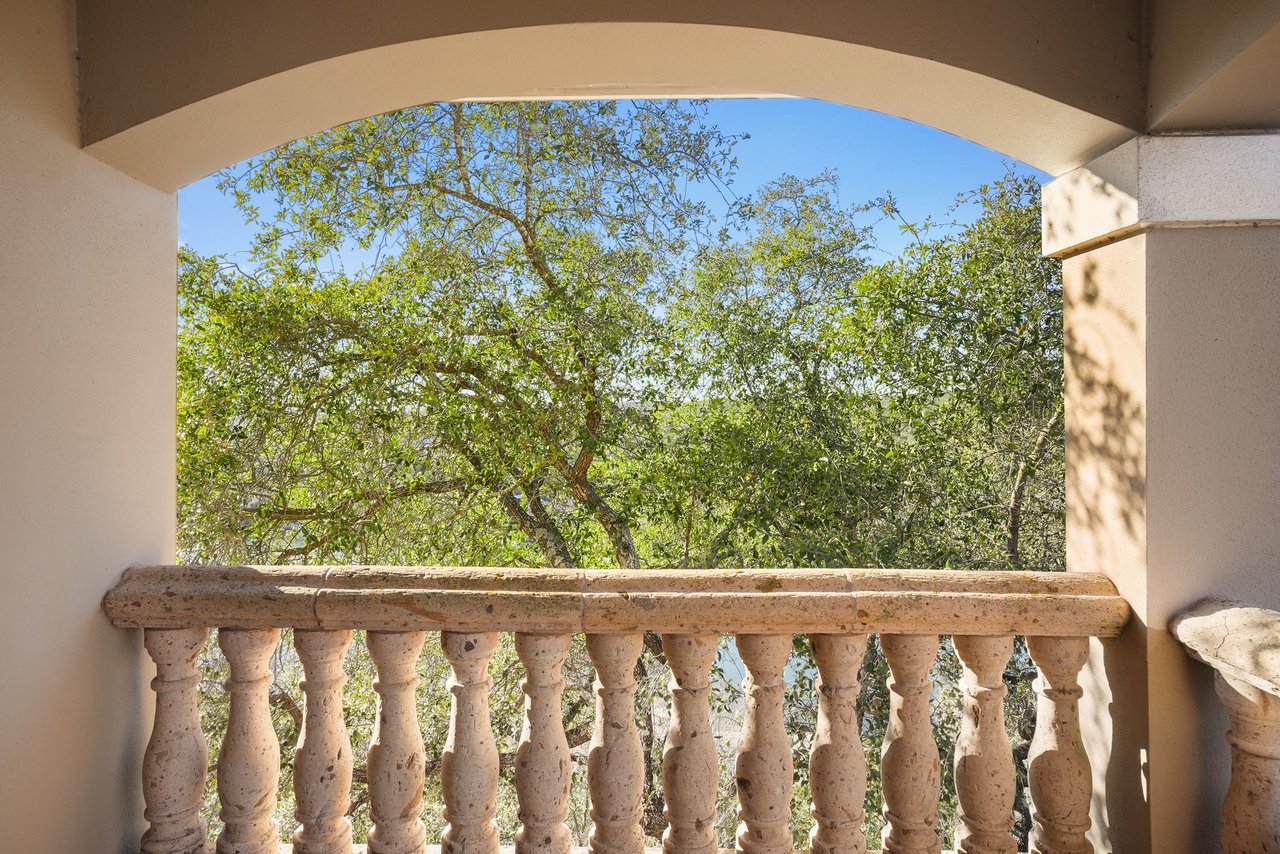 3800 Hunterwood Point