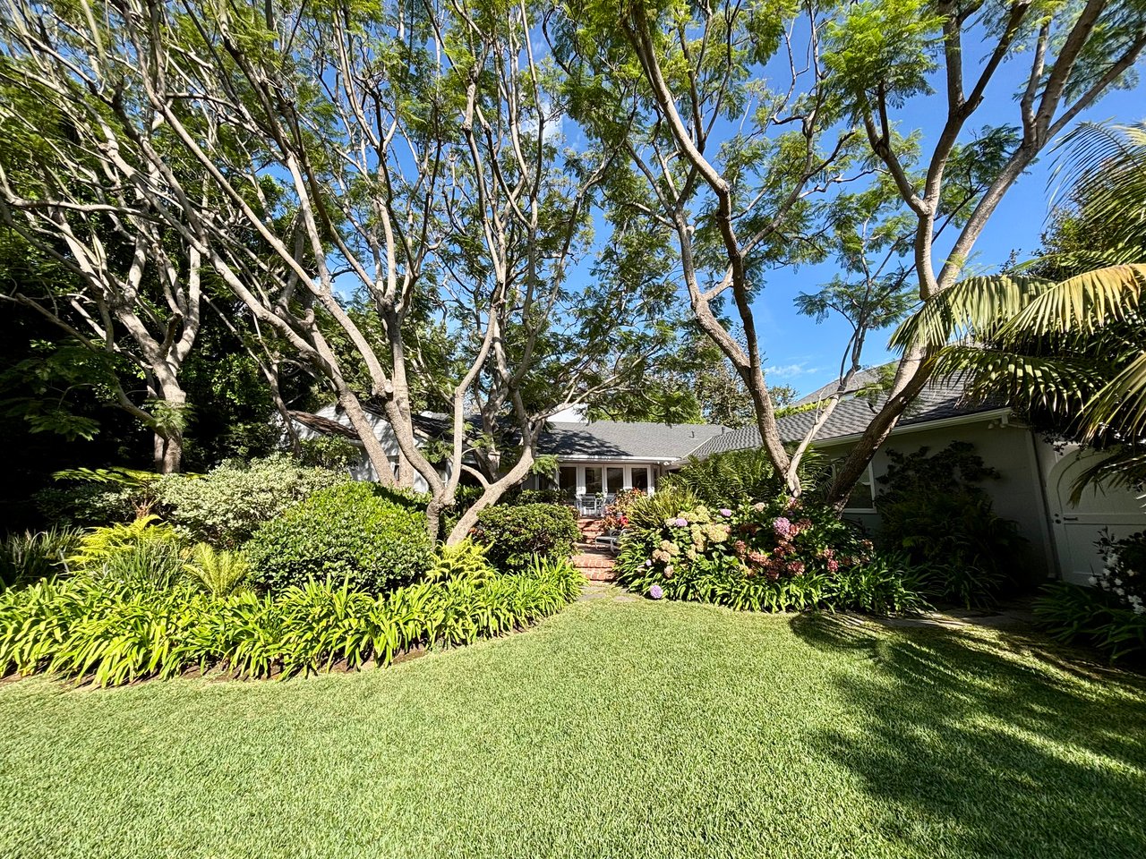 1146 Amalfi Dr