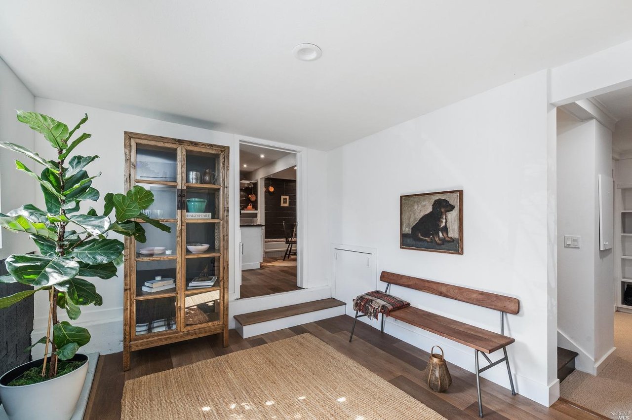 301 4th St