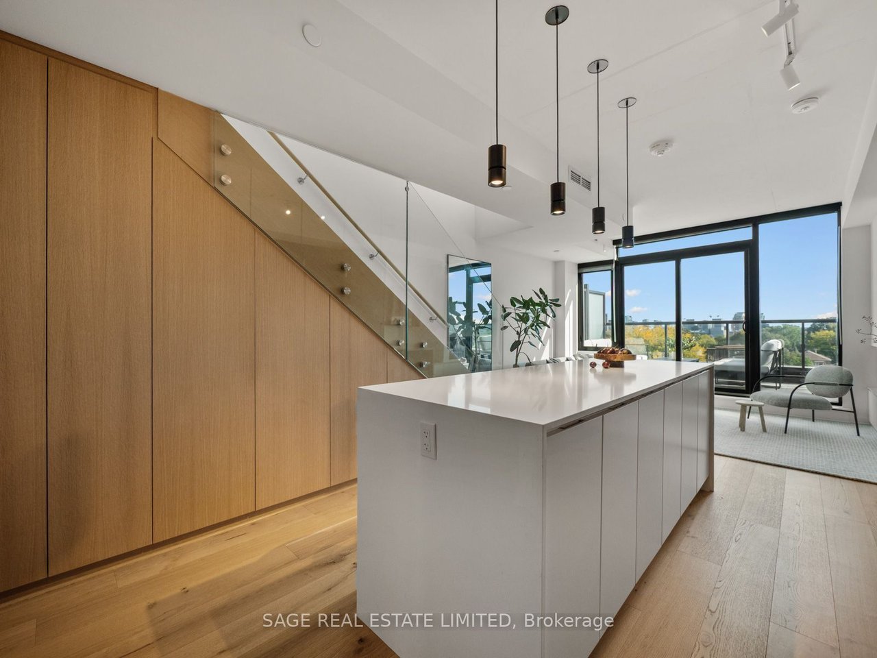 THE CARVALO ON COLLEGE PENTHOUSE