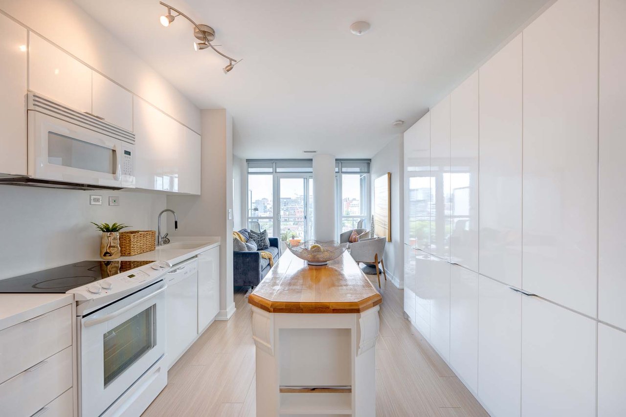 10 Capreol Ct, #1045