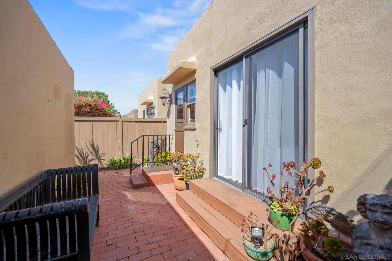 607 Arenas St, La Jolla, CA 92037