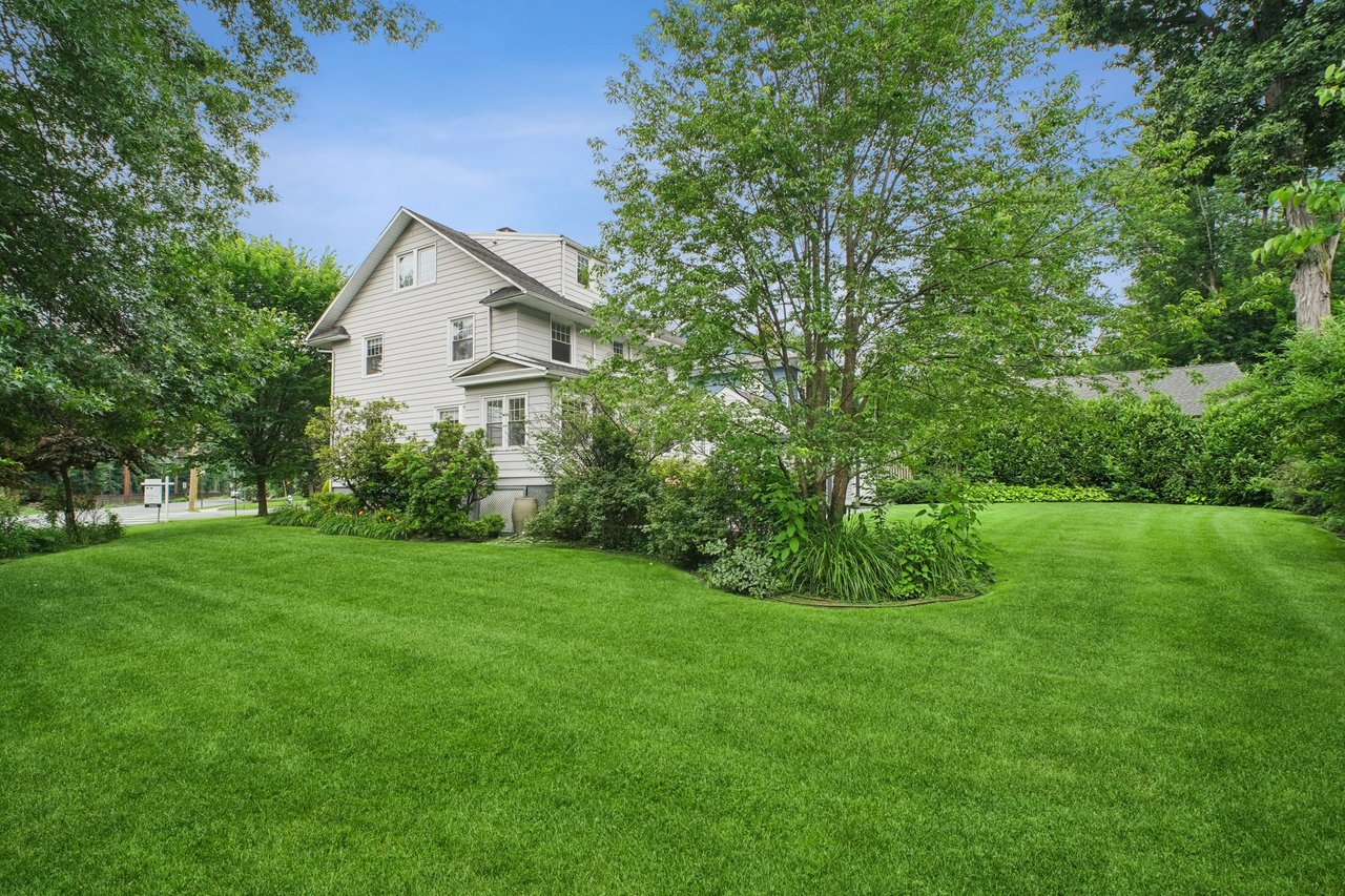1 Winthrop Place