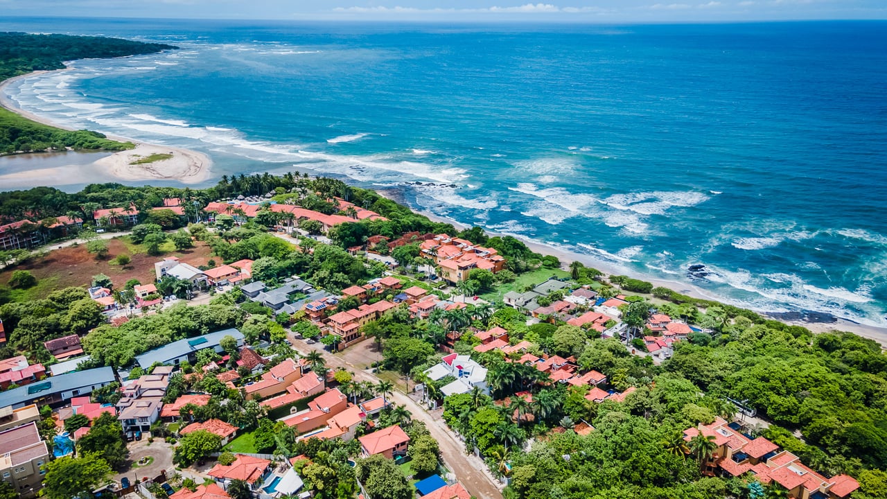 Villa Cerca del Mar 5 | Beach House in Highly Coveted and Intimate Development in Tamarindo/Langosta