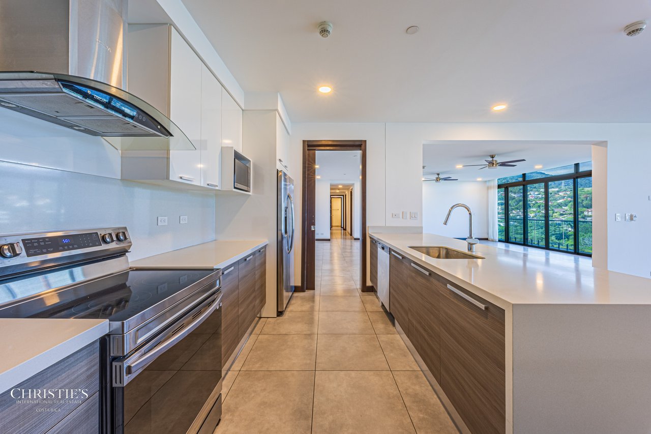 Luxurious Four-Bedroom Condo in the Hills of Escazú   
