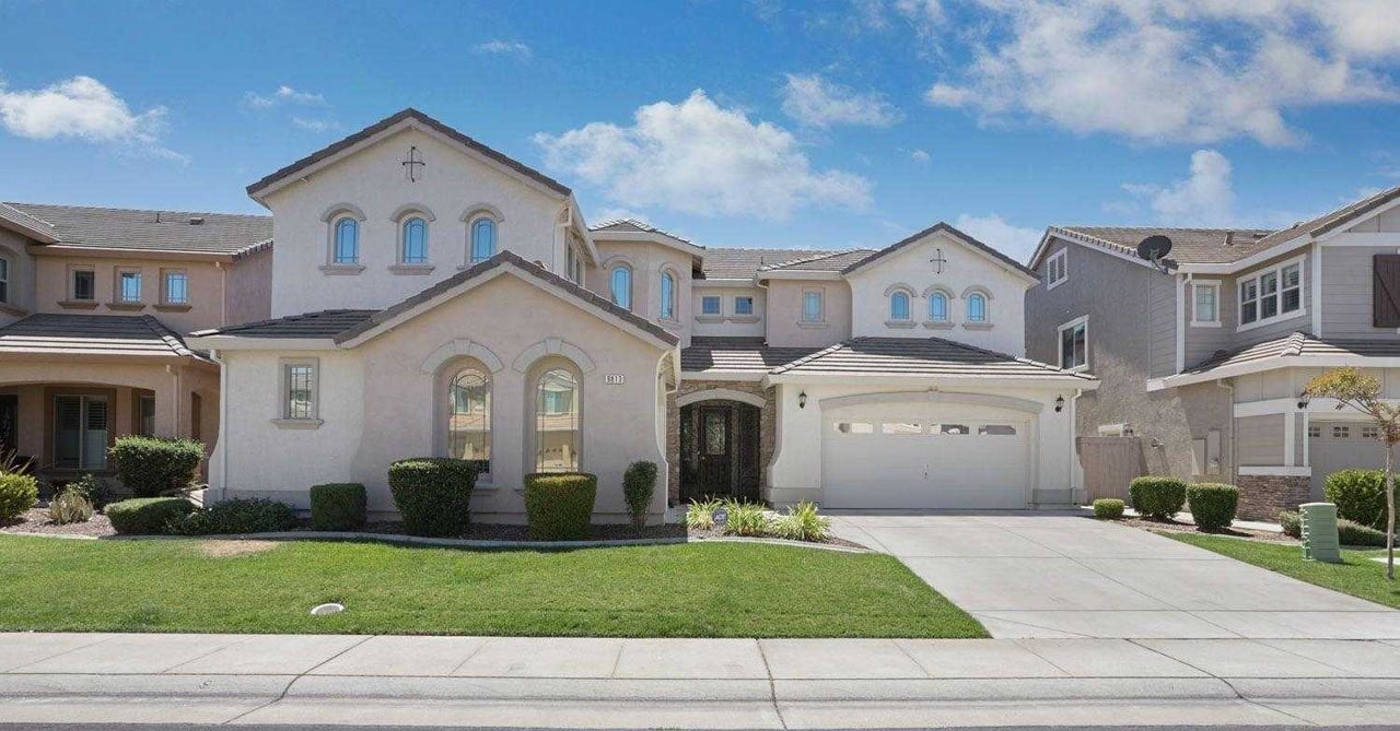 9813 Shanelyn Way