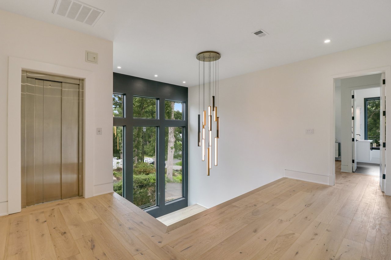 	  	1138 Basil Rd, Mclean, VA 22101