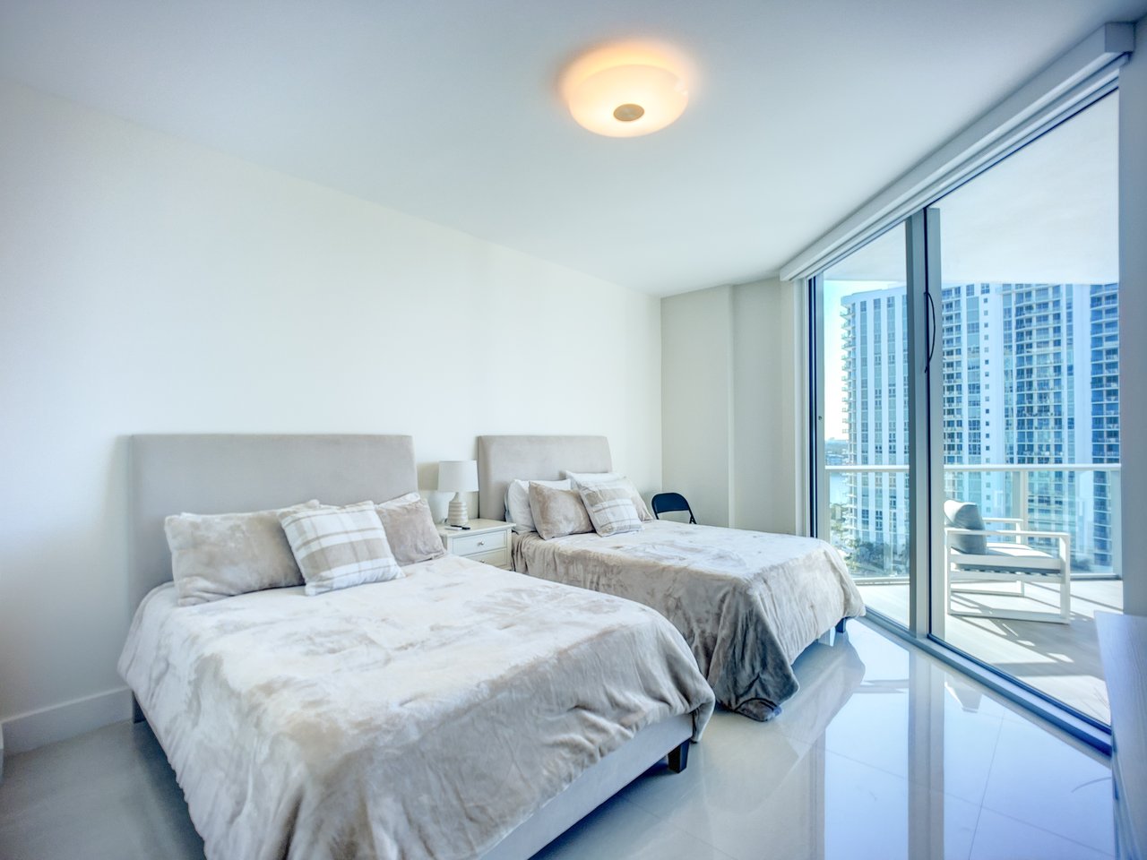 17301 Biscayne Blvd #1203