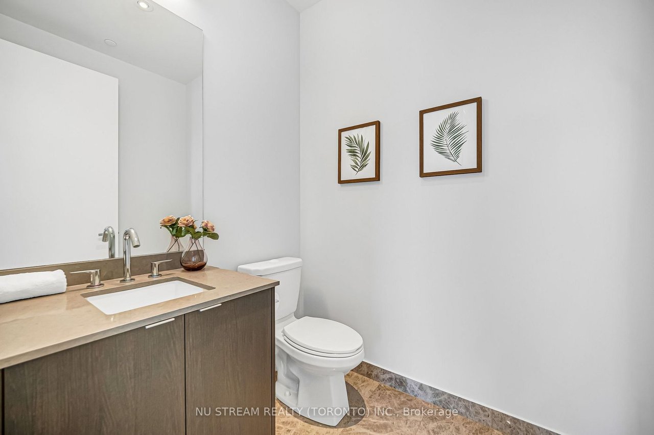 ICONIC LIVING AT 100 HARBOUR ST