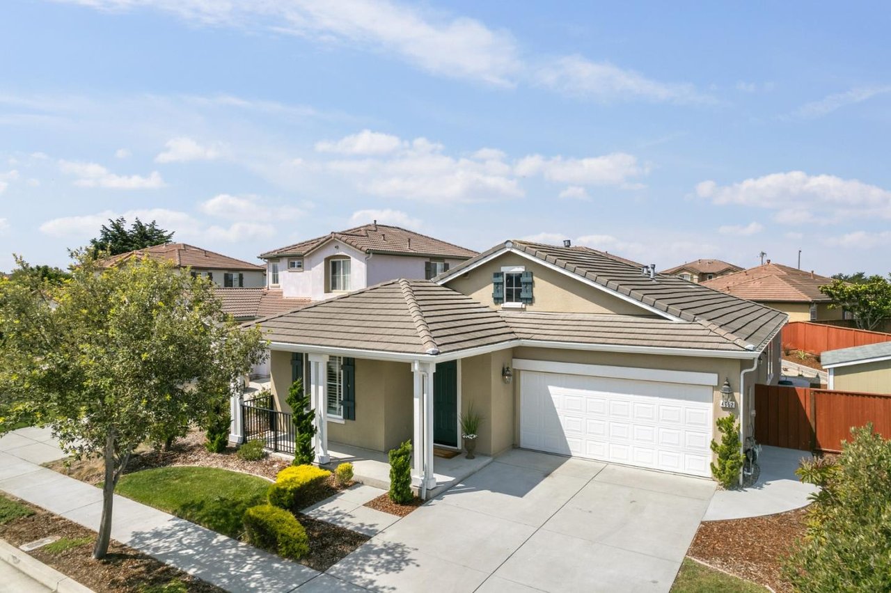 4652 Sea Breeze Court