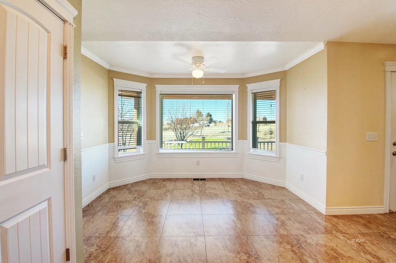 558 Palace Pkwy