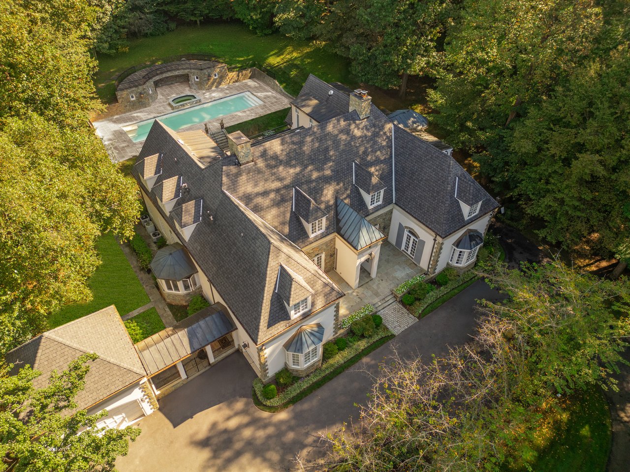 11218 River View Drive