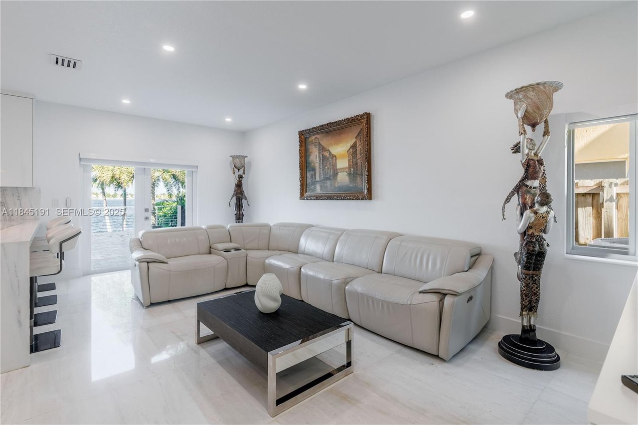 13731-sw-136-place-miami-pool-home-sold