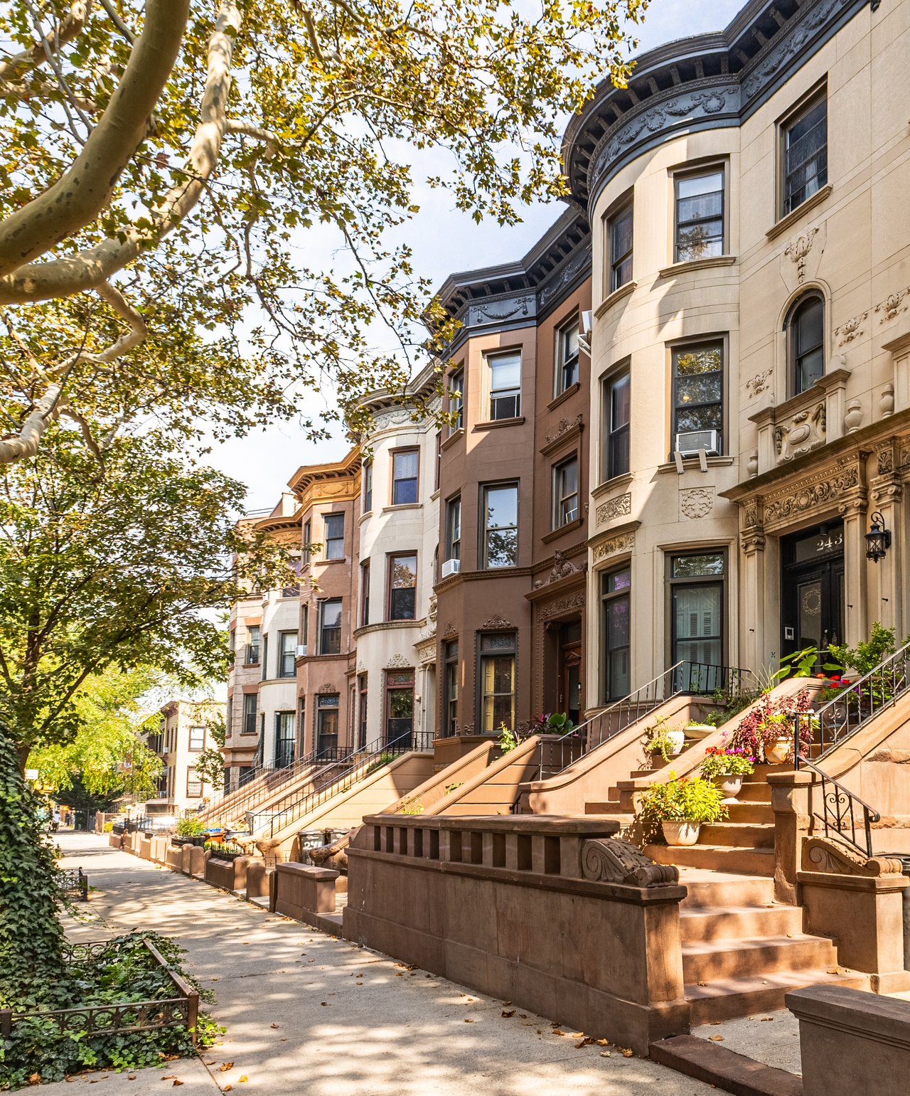 Greenpoint Brooklyn rental property marketing for landlords, including apartments, condos, townhouses, waterfront residences, luxury rentals, multi-family properties, new developments, and full-home rentals with Parviz Latipzoda and The Parviz Team at Compass.