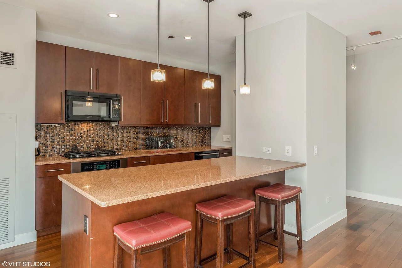 8 E Randolph St UNIT 1608