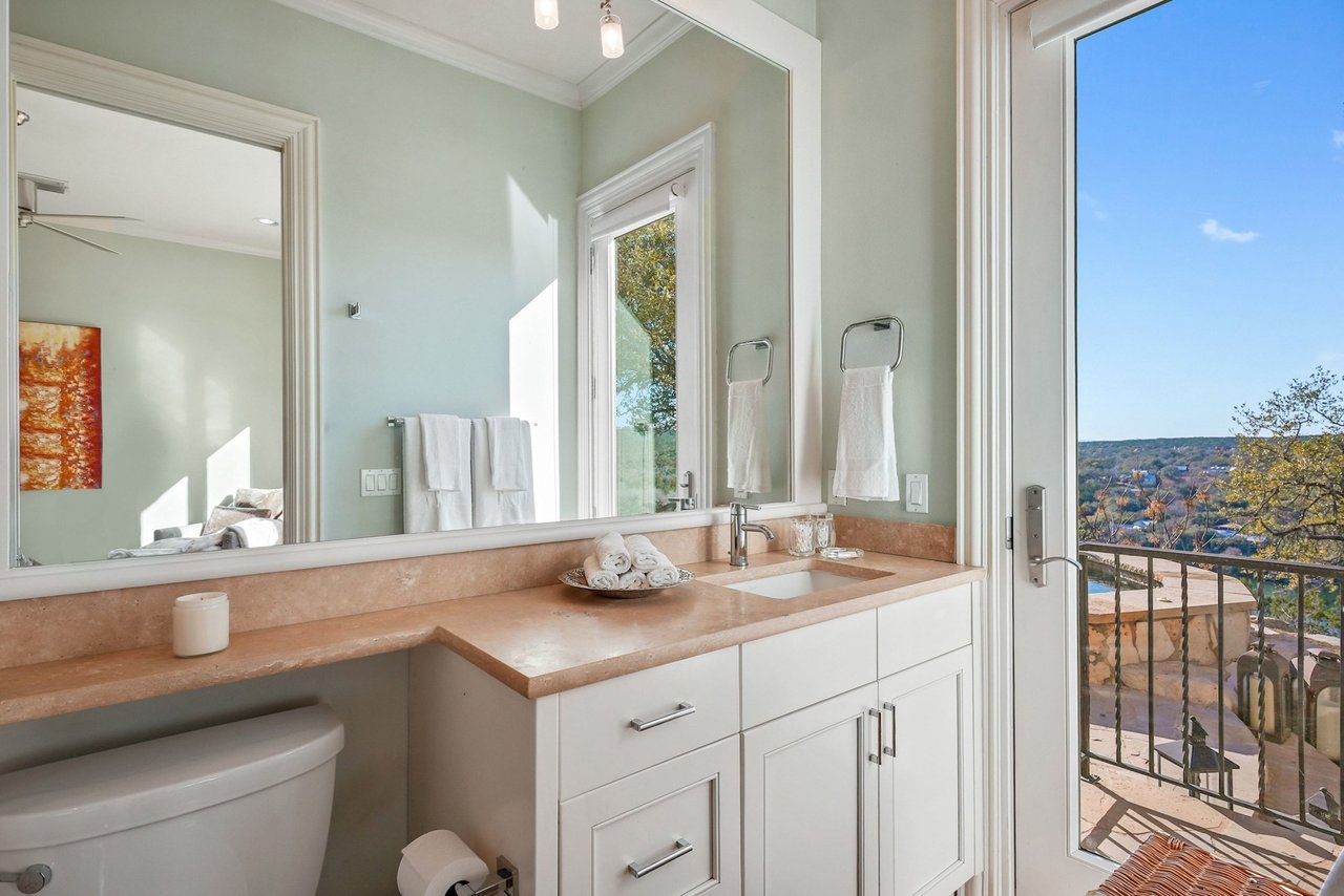 3800 Hunterwood Point