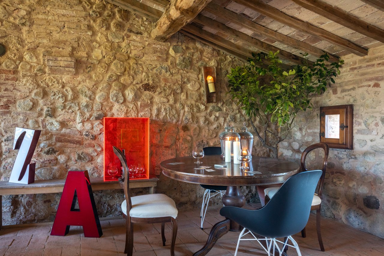 Country Luxury Home For Rent in Valdorcia