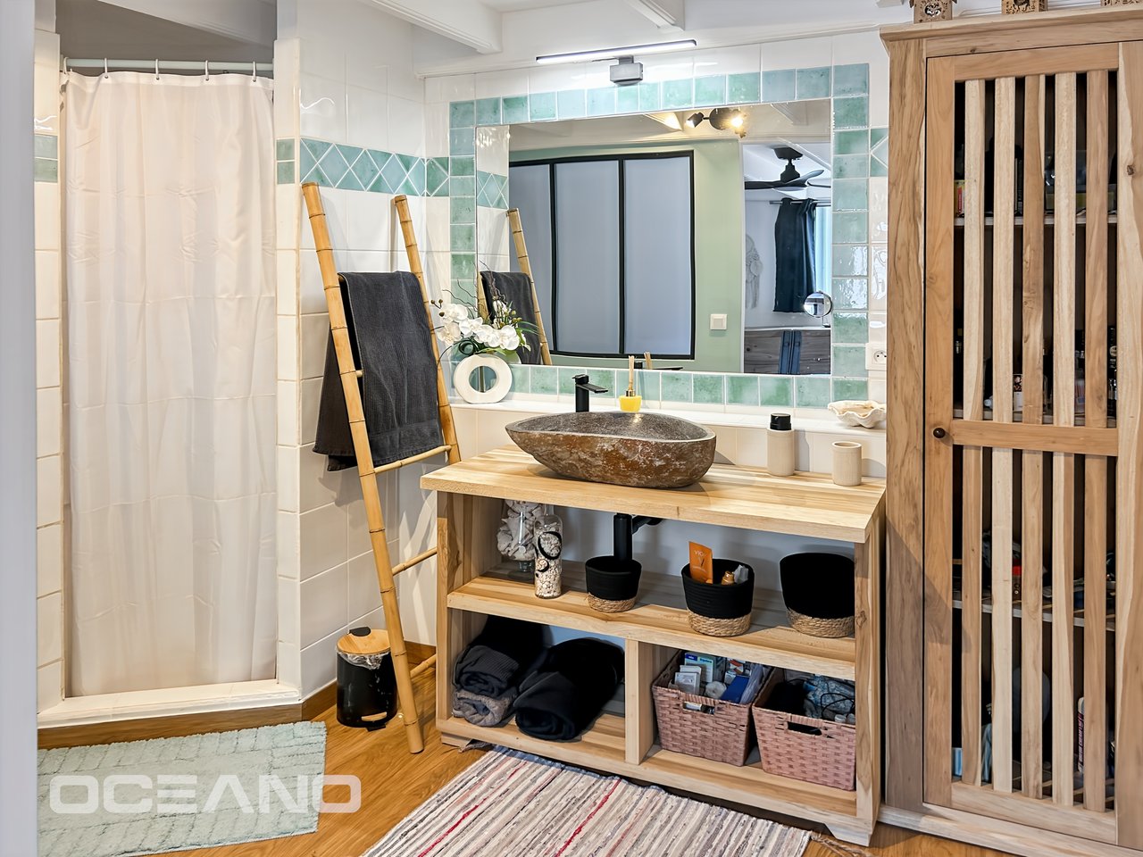 FOR SALE VILLA OYSTER POND