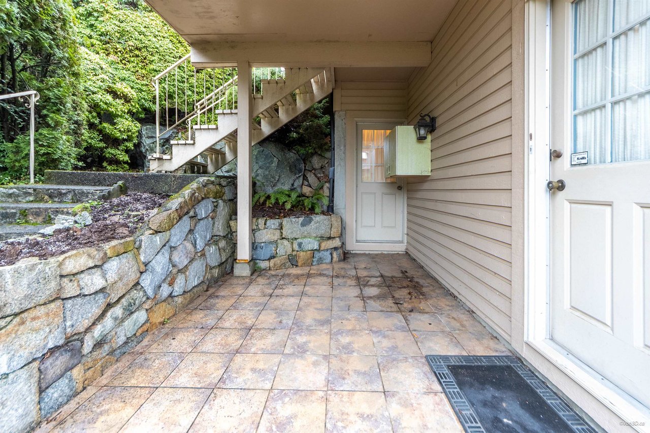4856 Headland Dr