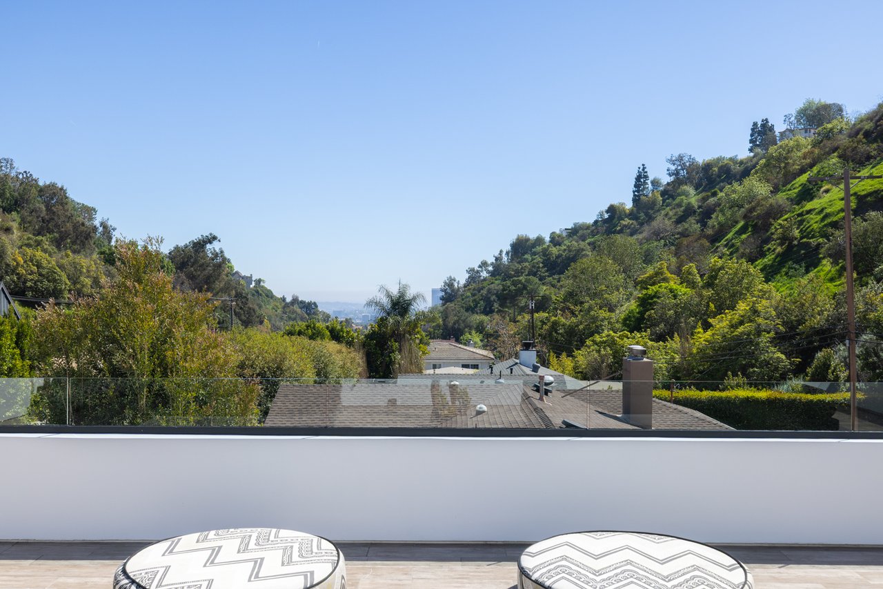 1619 San Ysidro Dr, Beverly Hills