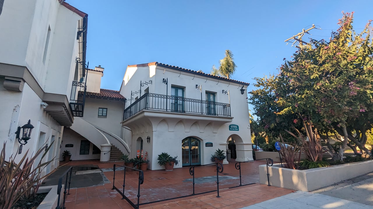 2323 De La Vina Street | Office 