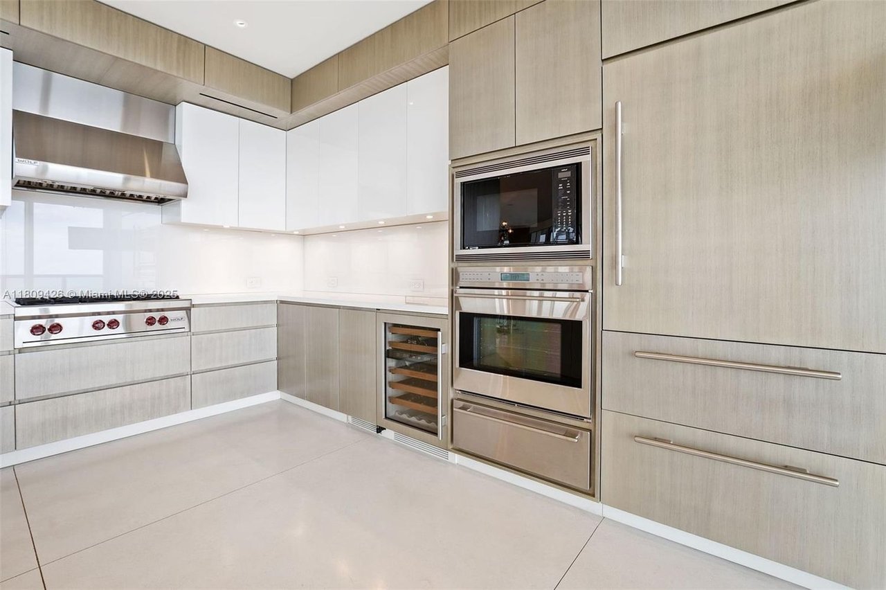 9703 Collins Ave, #1700
