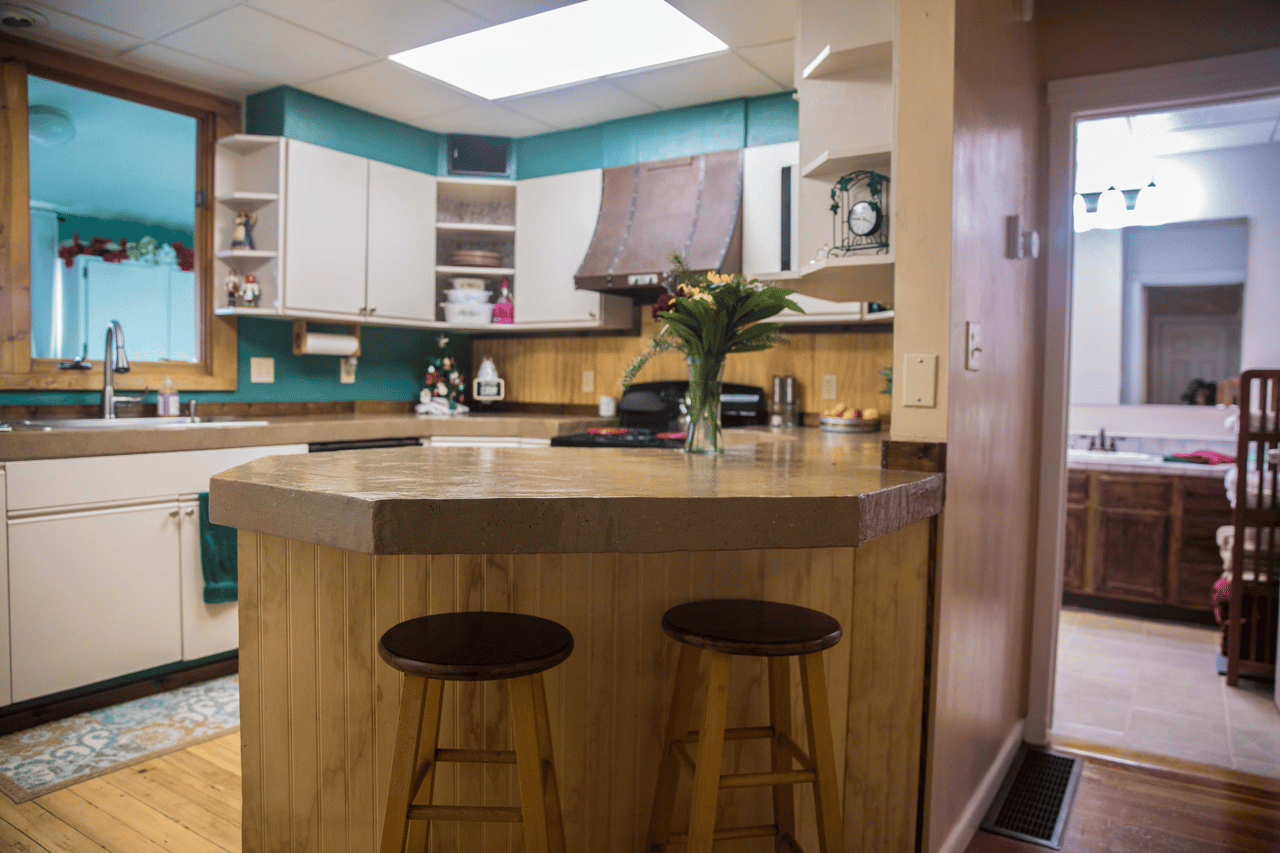 Just Listed: Main Level Living in Lincoln Park