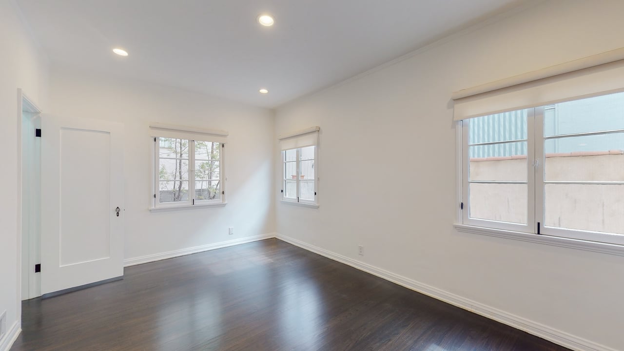 128 S Oakhurst Drive, Beverly Hills