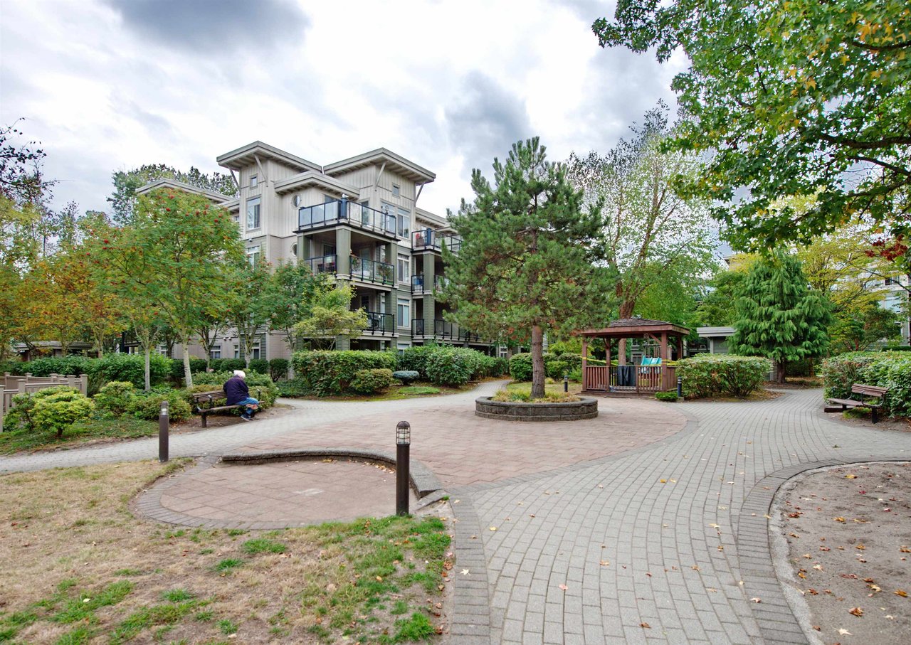 206-15385 101a Avenue, Surrey