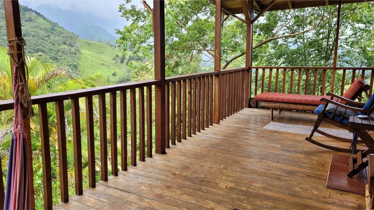 Mountain Retreat with Guest Cabin, Perez Zeledon, San Jose