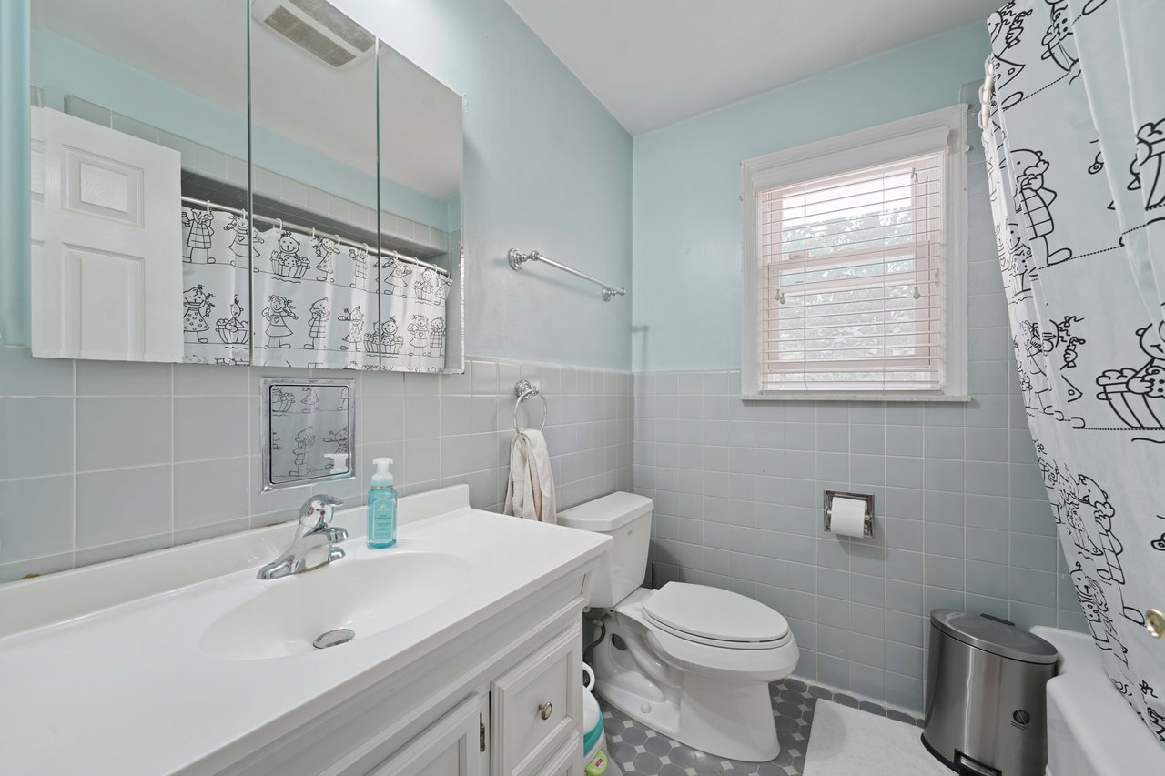 30 Silver Spring Rd