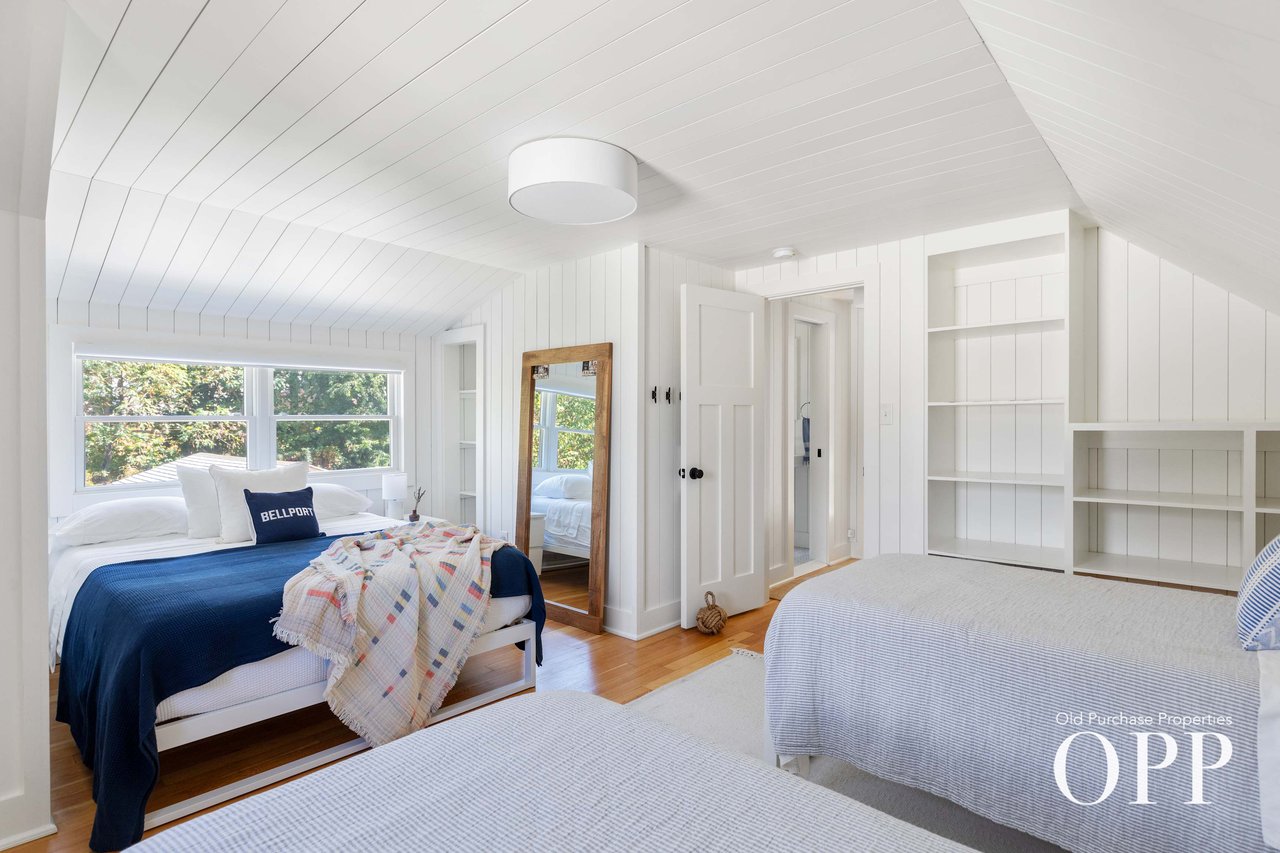  Stylish Cape Cod Retreat in Bellport Village