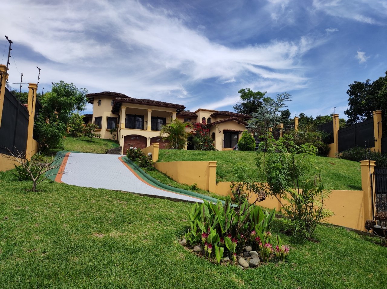 Private Mountain View Estate, Heredia