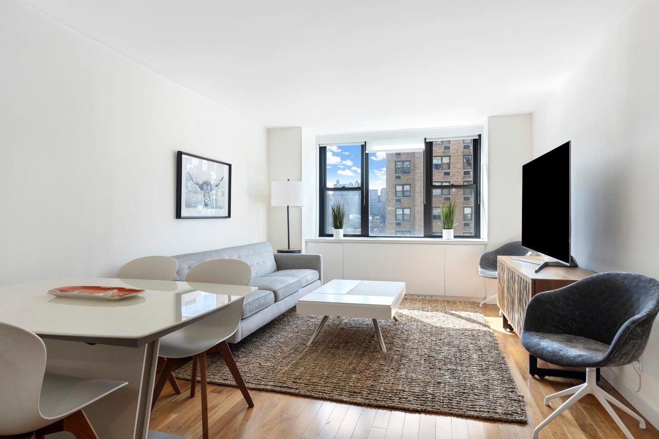 201 East 17th Street, 9F