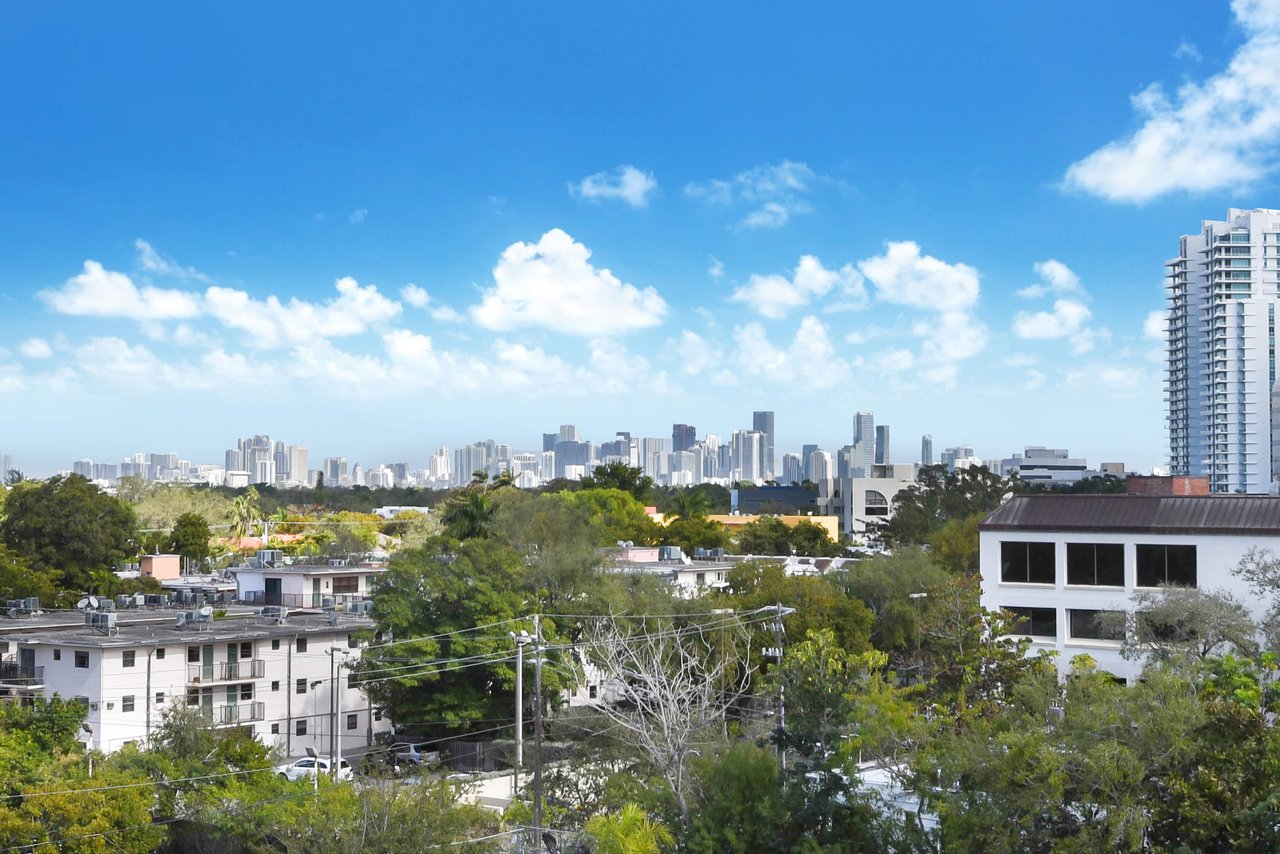 3339 Virginia Street Unit: PH-28