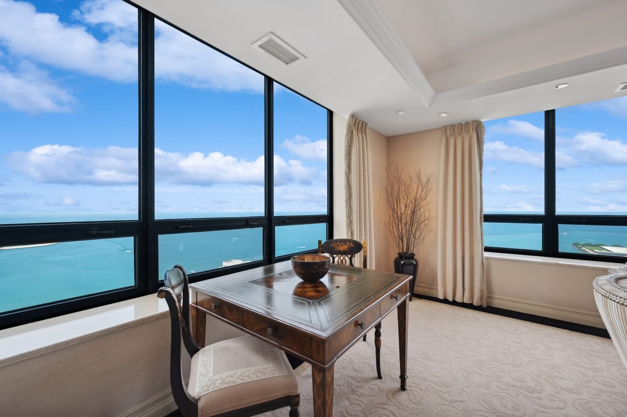 180 E PEARSON Street Unit: 4504