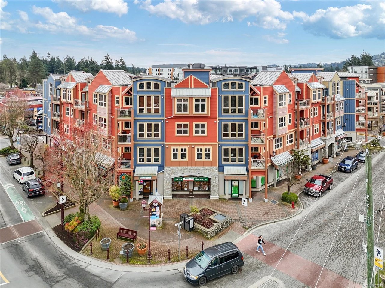300-755 Goldstream Ave