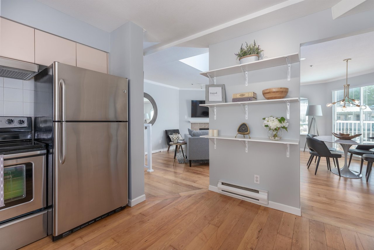 208-788 W 8th Ave