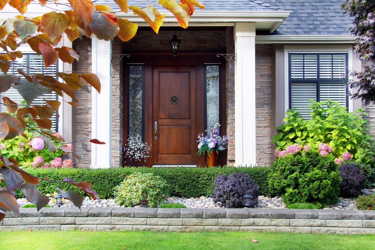 How to Style Your Front Entryway