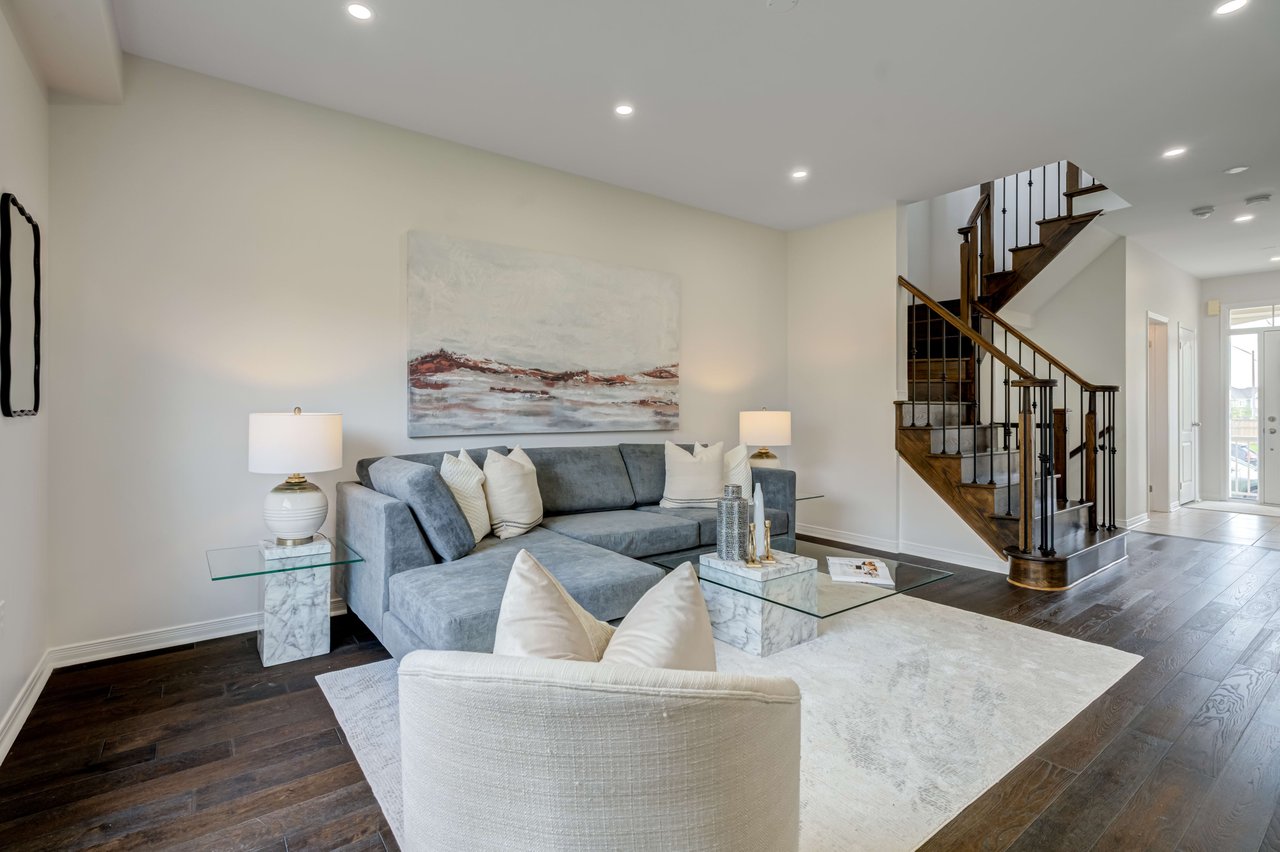 18 Fred Jackman Ave