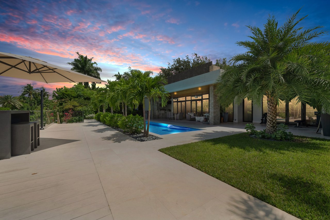NEW $50,000 MONTHLY LEASE BREAKS NORTH CORAL GABLES RECORD