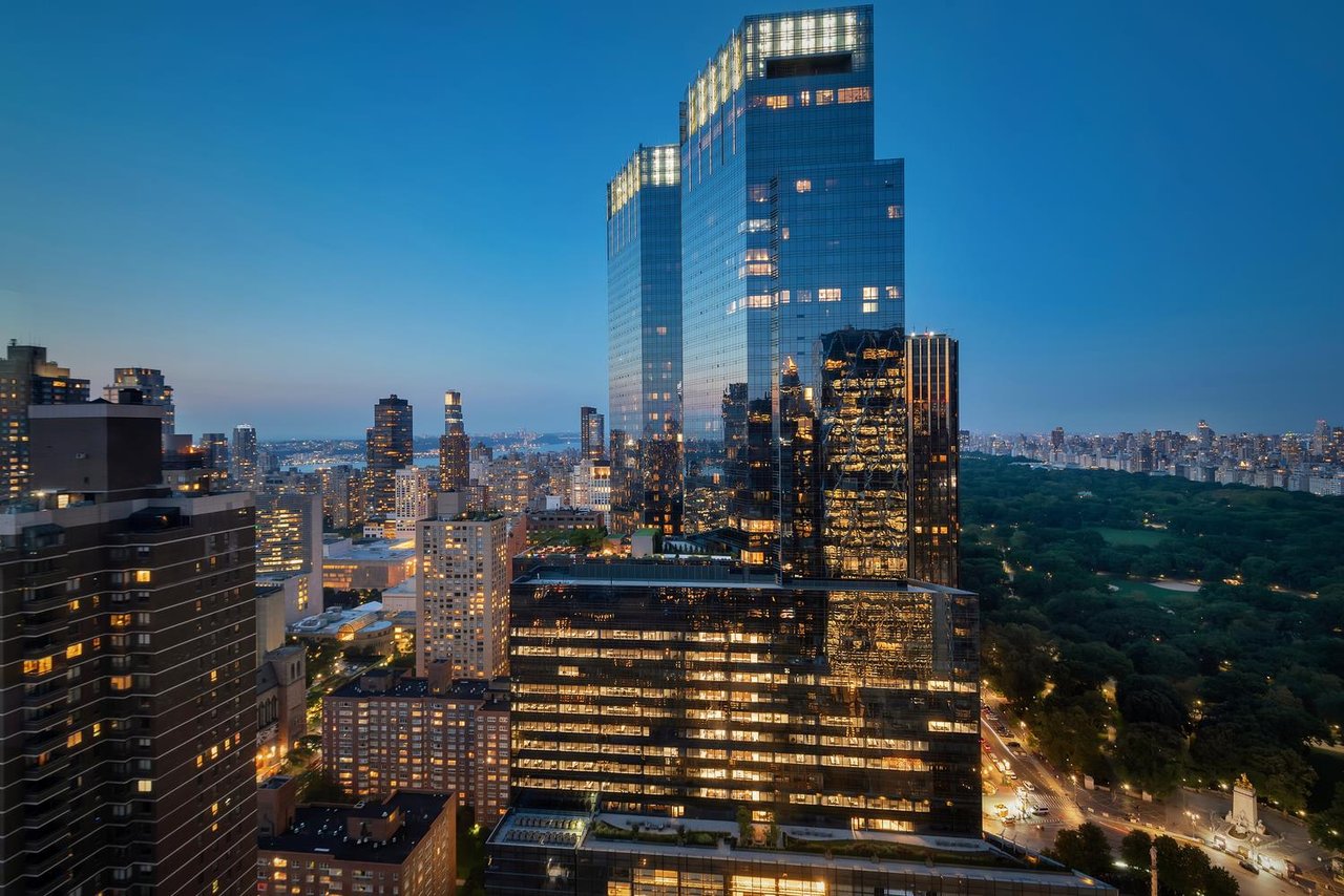 322 West 57th Street Unit: 10C
