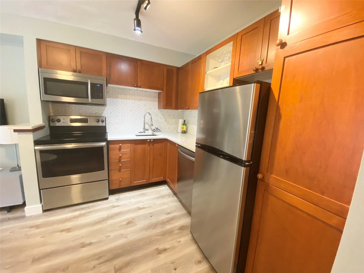 27/27A-4388 Northlands Blvd