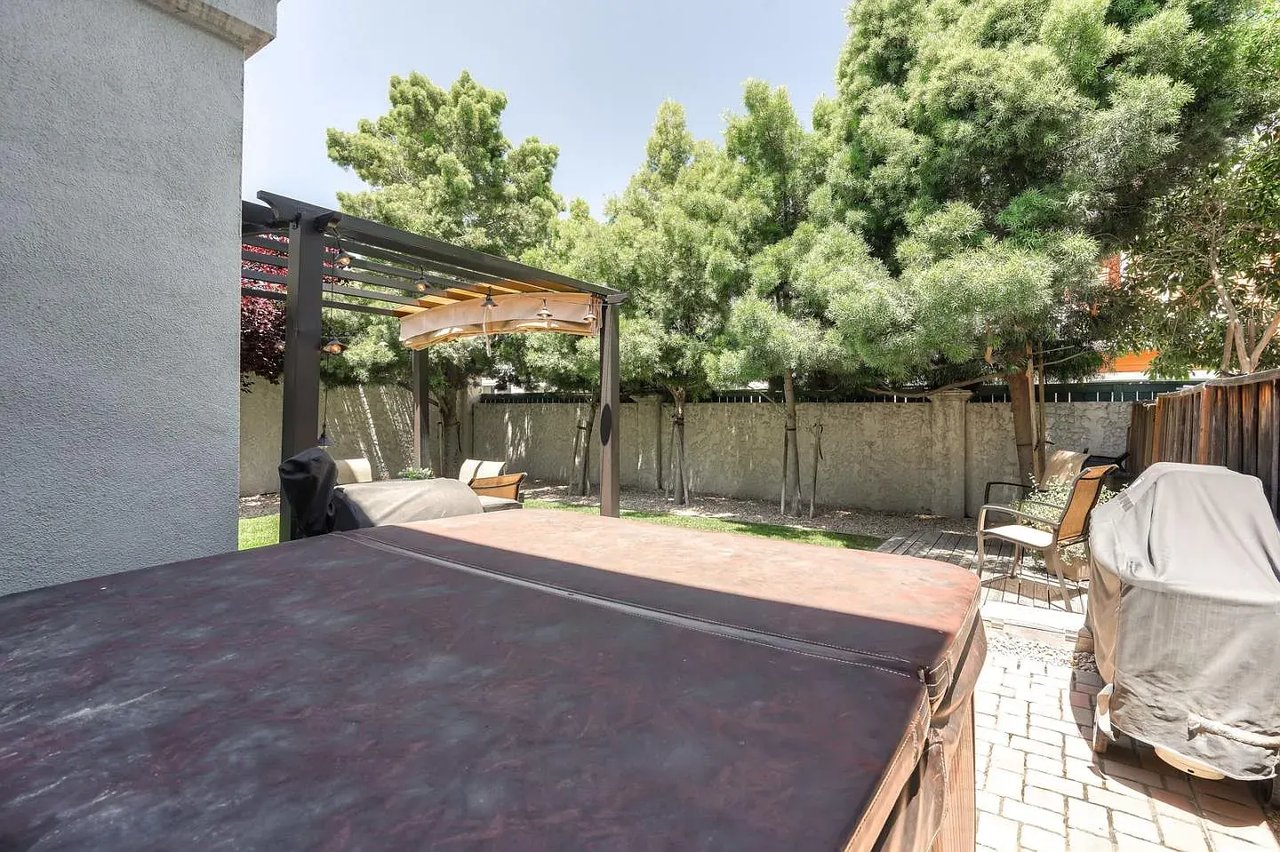 16890 San Jose Ct