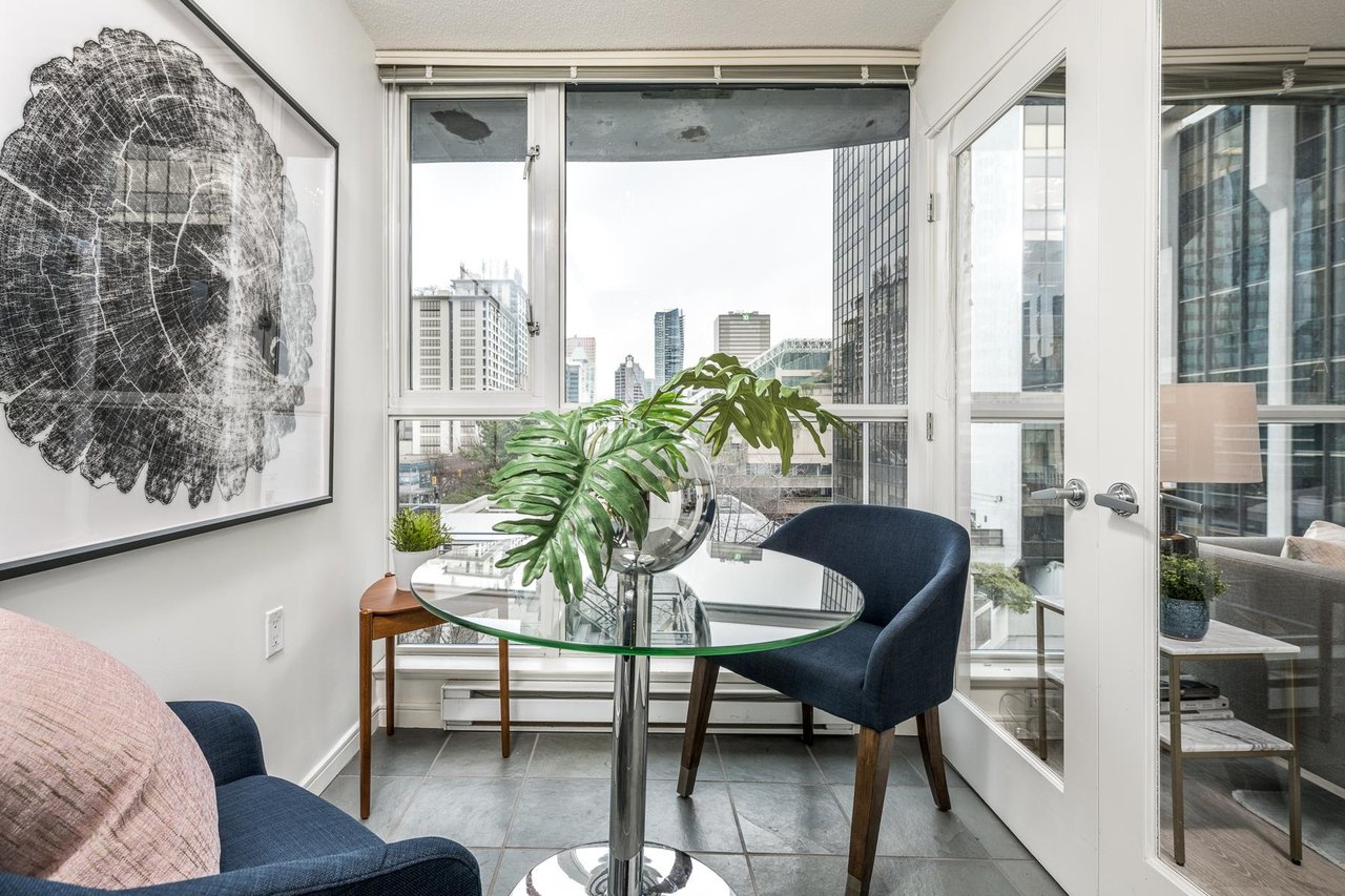 702-1068 Hornby Street, Vancouver