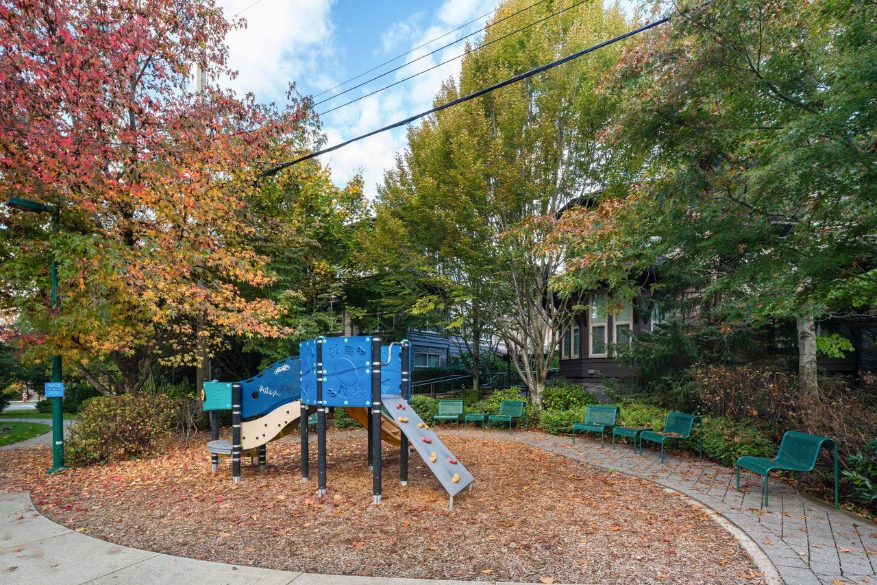 10-308 E 14th St