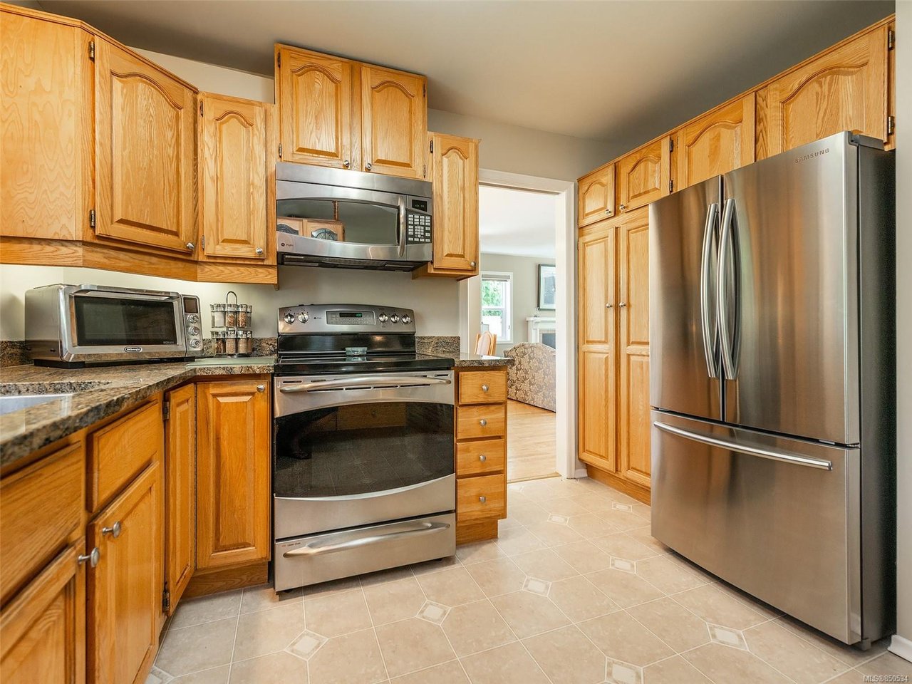 1238 Garry Oak Pl