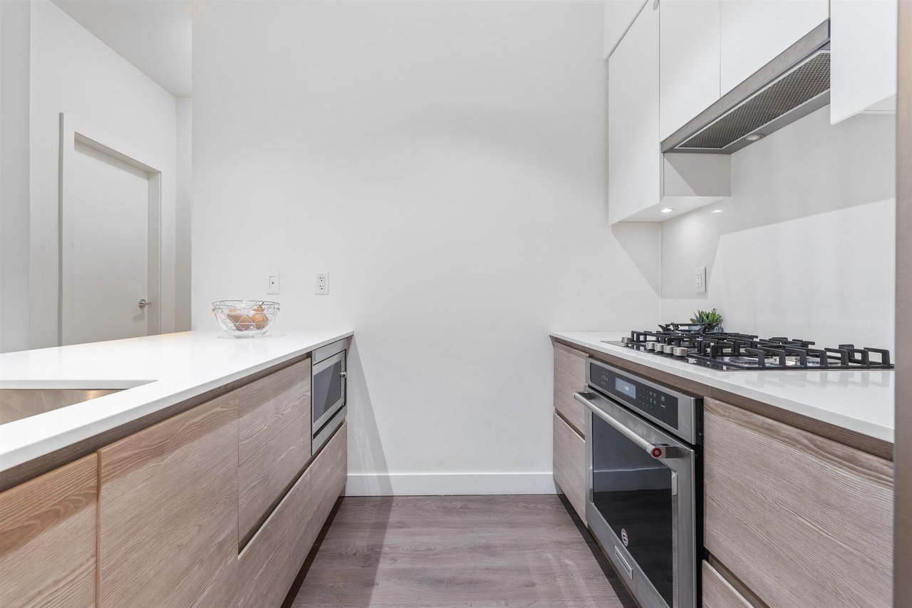 304-4468 Dawson St