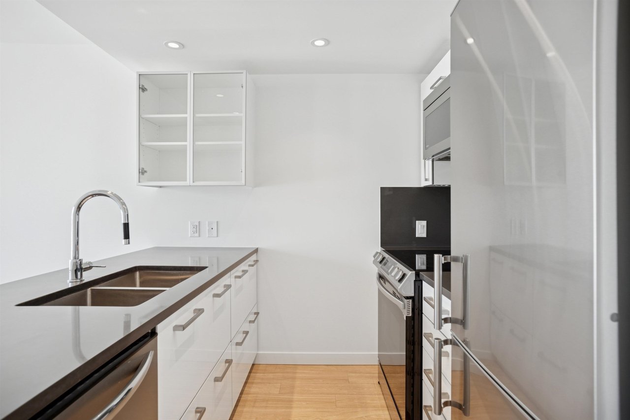 554-955 E Hastings St